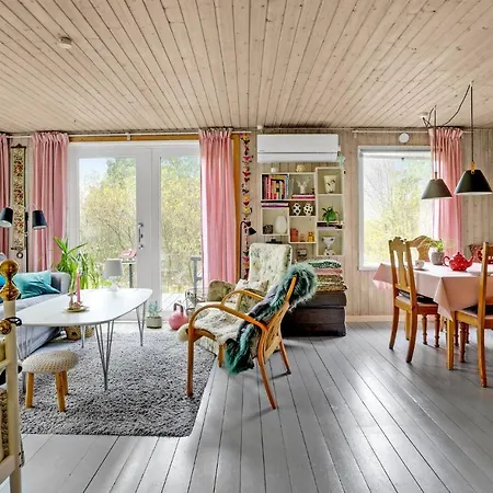 Дом отдыха 1 Bedroom Lovely In *